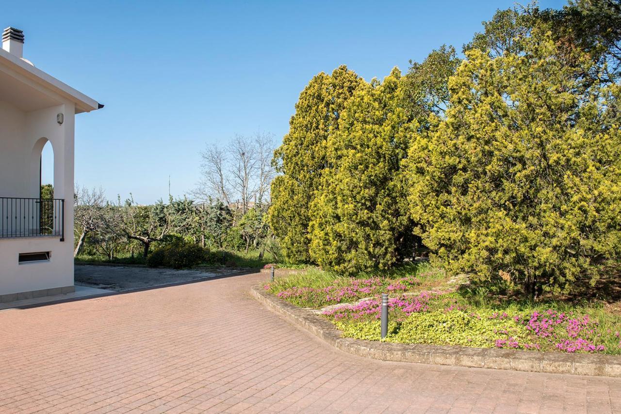 A11 - Varano, Delizioso Trilocale Con Giardino Ancona Exterior photo