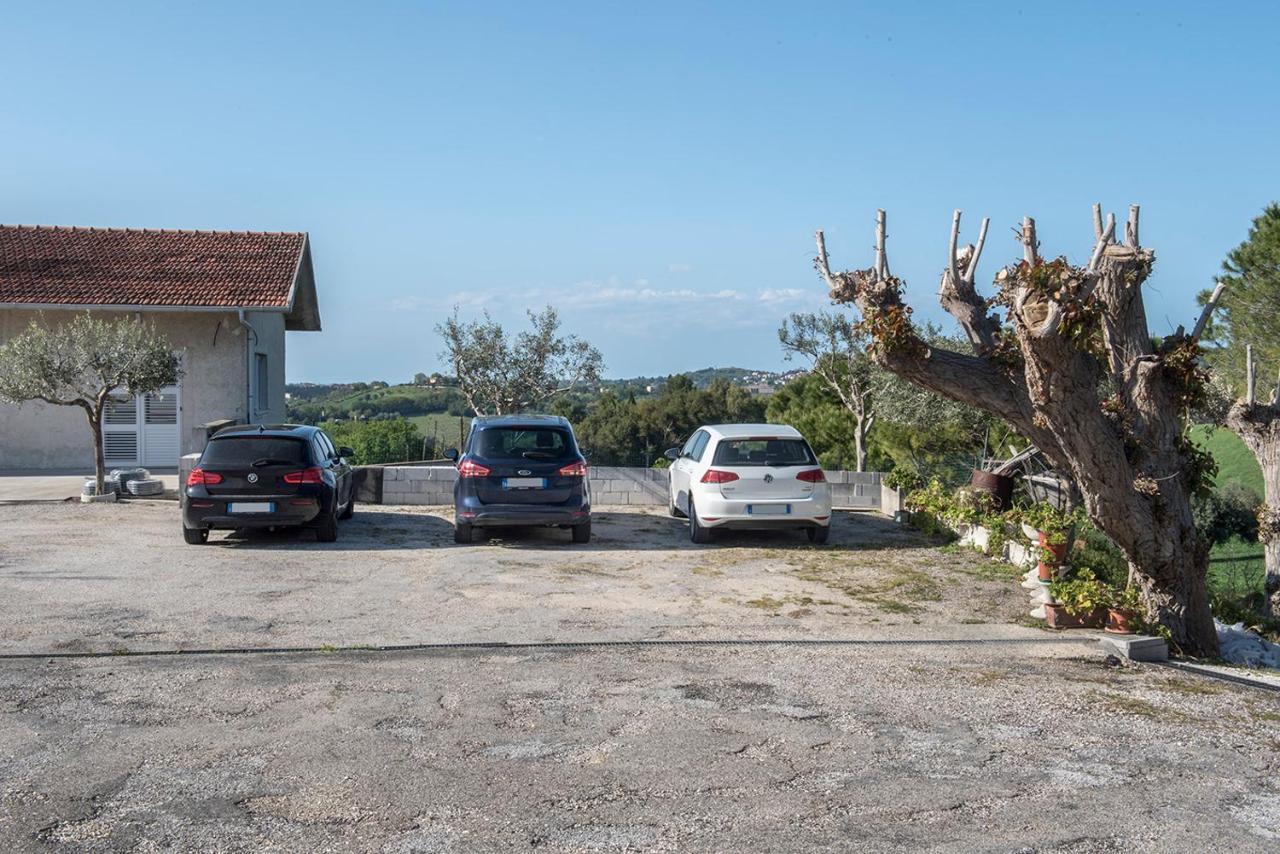 A11 - Varano, Delizioso Trilocale Con Giardino Ancona Exterior photo